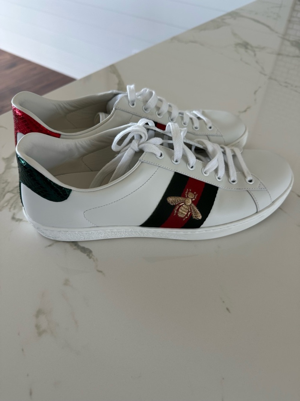 Gucci Ace Embroidered Bee Sneakers - Picture 2 of 9